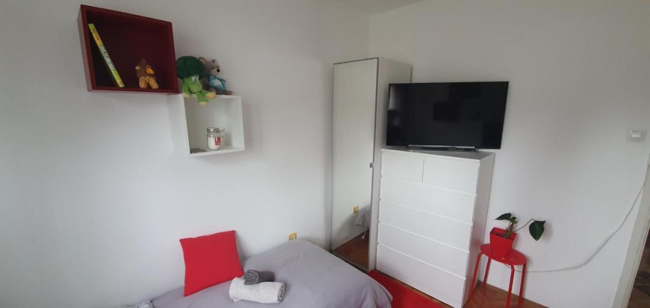 Daisy Apartment พูลา ภายนอก รูปภาพ